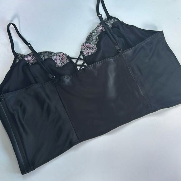 Victoria’s Secret Black Lace-Up Satin Cami with Floral Lace Embroidery Size XL - Picture 6 of 7